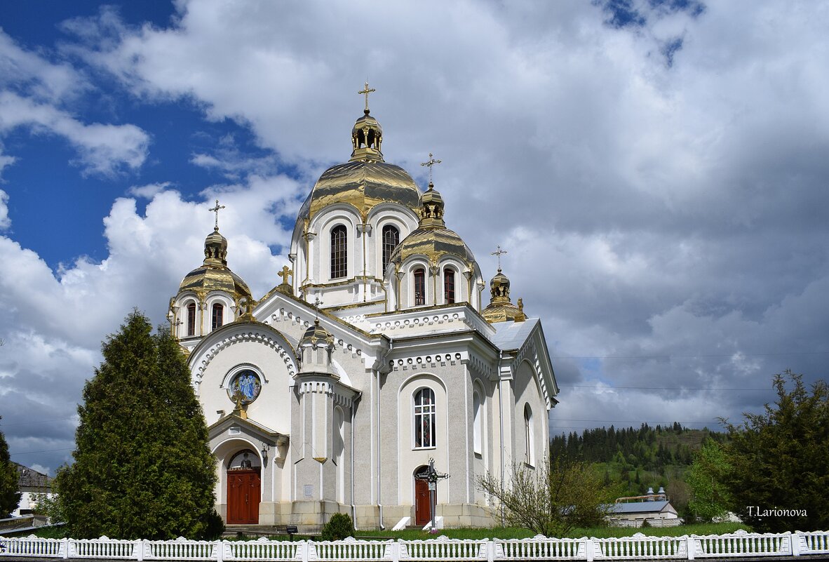 Церковь вдоль дороги - Татьяна Ларионова