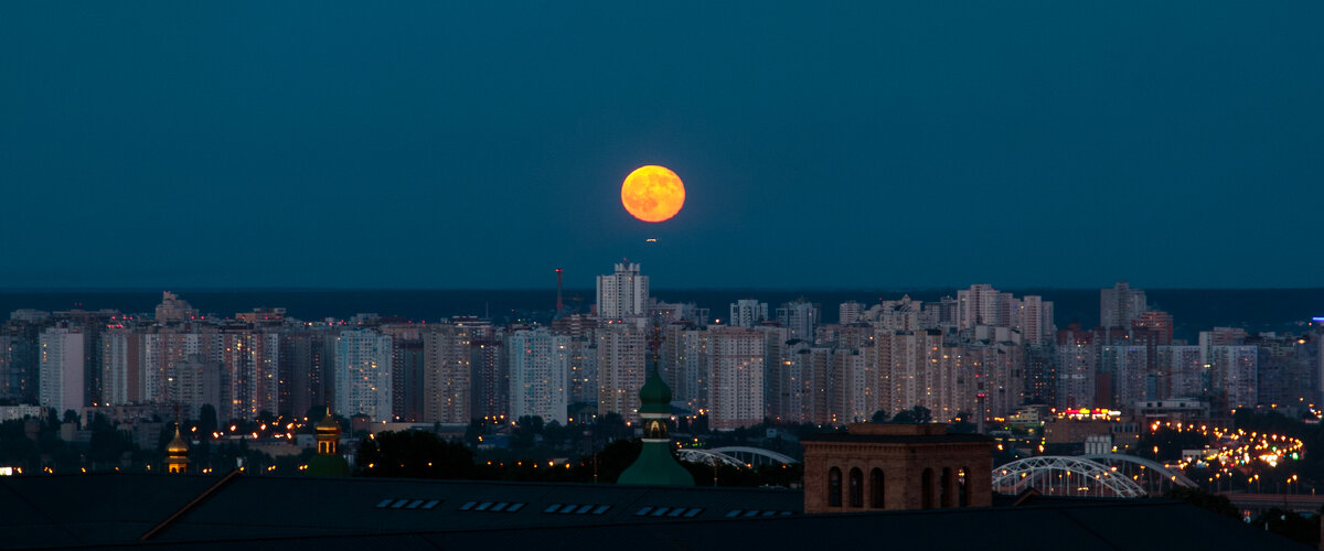 Киев. Харьковский массив ночью - Олег 