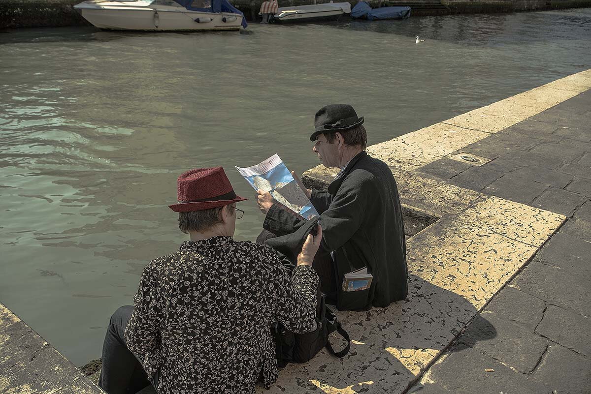 Venezia. Turisti sul canale di Cannaregio. - Игорь Олегович Кравченко