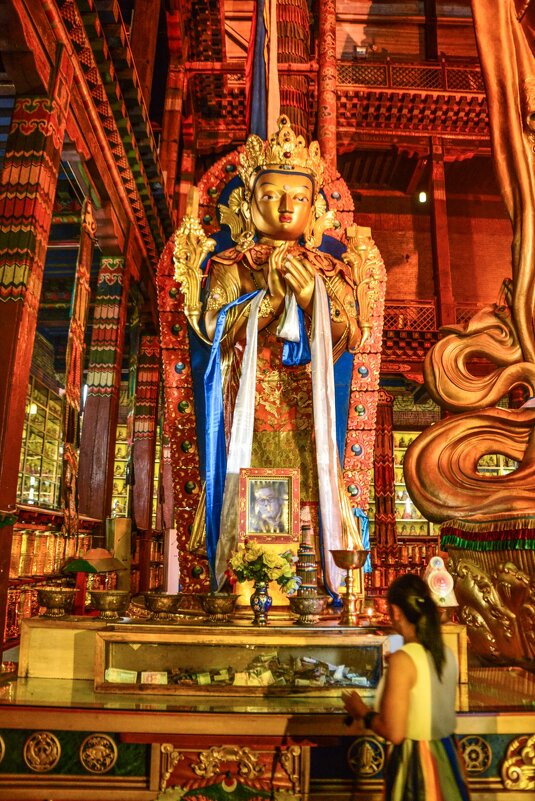 статуя Будды в монастыре Гандантэгченлин - Георгий А