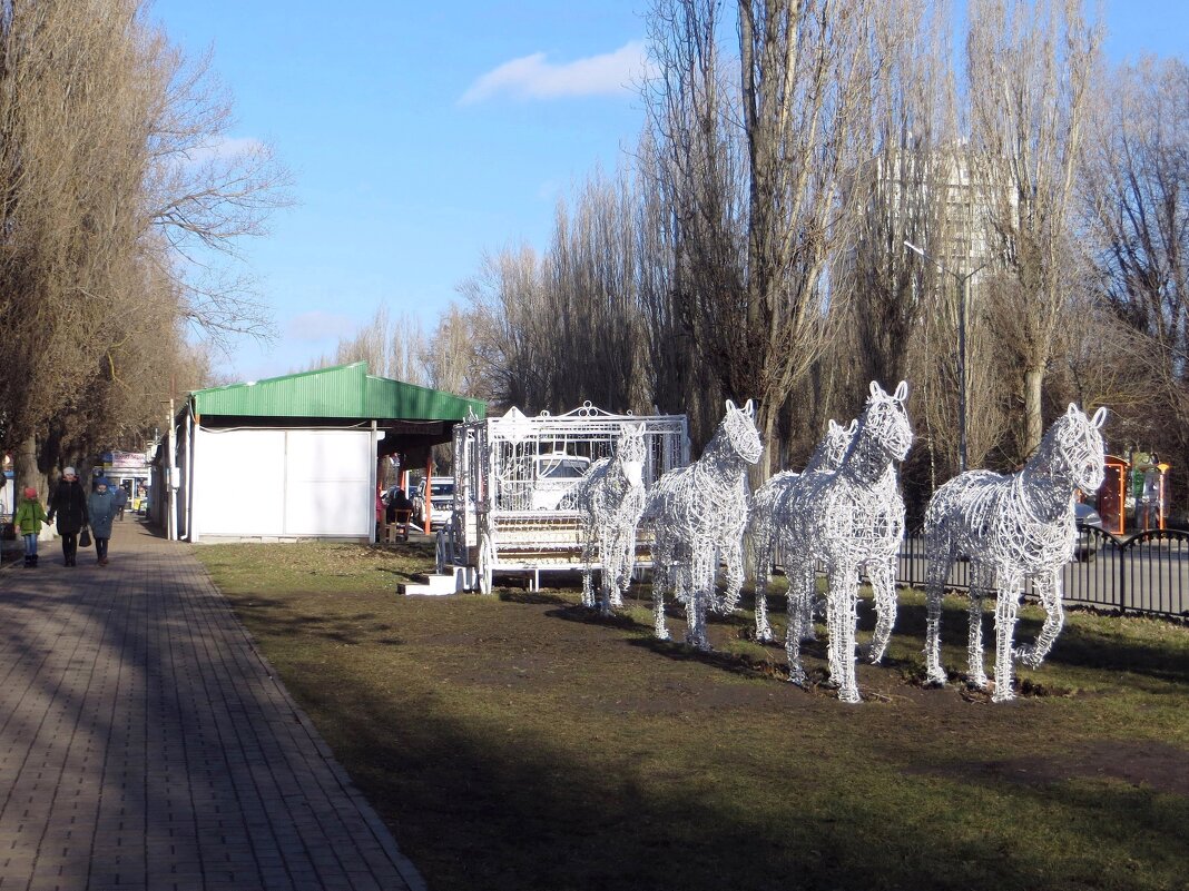 Подарок для аксайчан - светящаяся карета с упряжкой из шести лошадей - Татьяна Смоляниченко