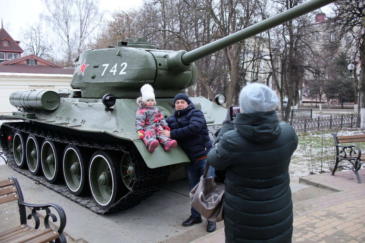 Т-34 - теперь на родине его создателя Александра Морозова - Евгений 