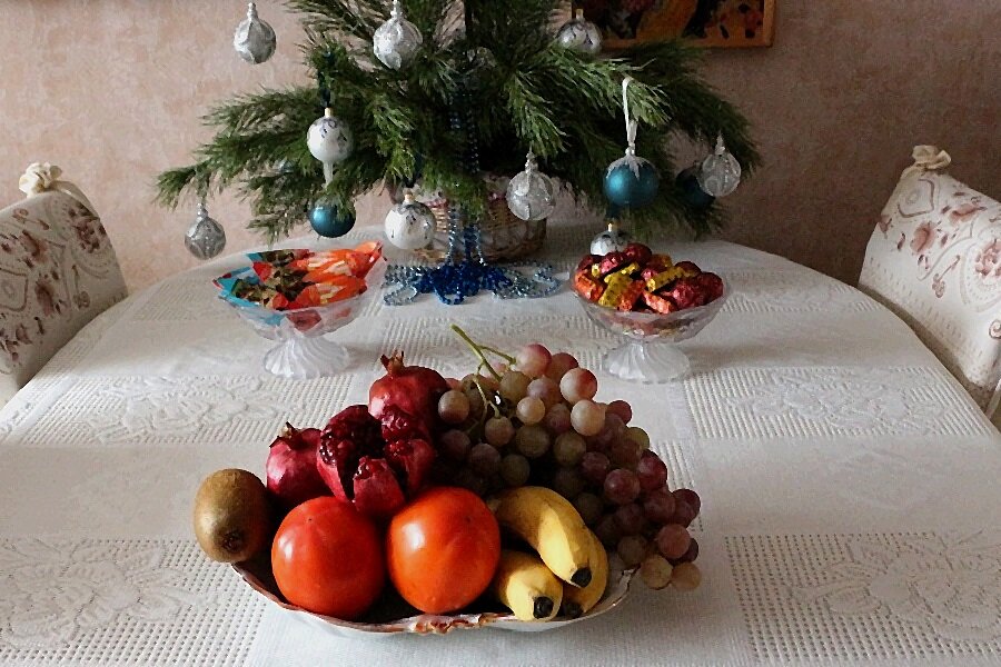 Фруктово-конфетное начало новогоднего стола - Надежд@ Шавенкова