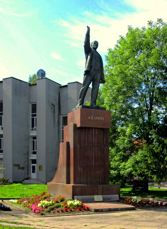 Памятник Ленину - Сергей Карачин