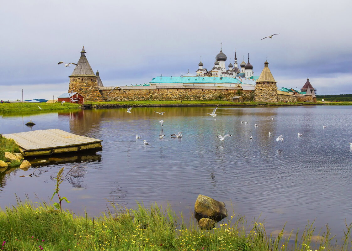 Соловецкий монастырь со Святого озера