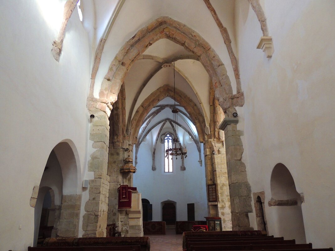 Интерьер крепостной церкви - Гала 