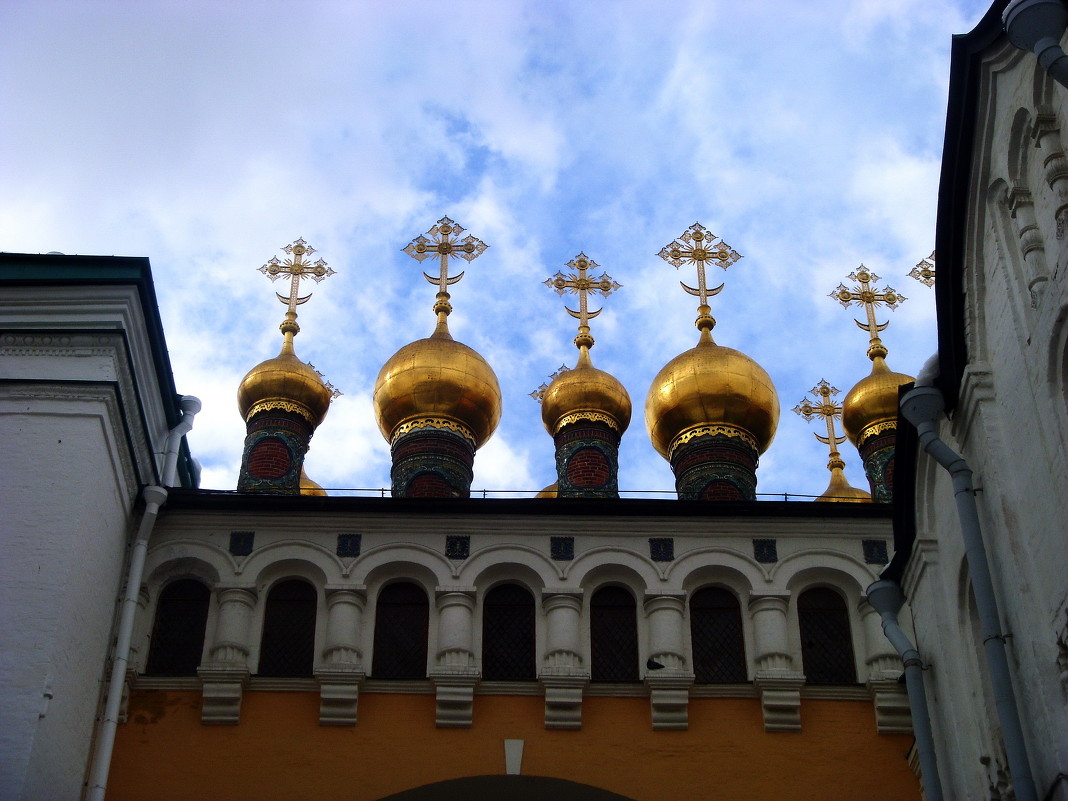 Церковь двенадцати апостолов на Соборной площади в Кремле - Ольга Логачева