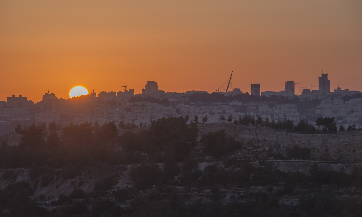 Восход солнца над Иерусалимом - susanna vasershtein