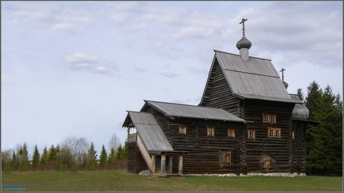 Старая церковь на холме в деревне Хохловка (Пермский край). - Олег Курочкин