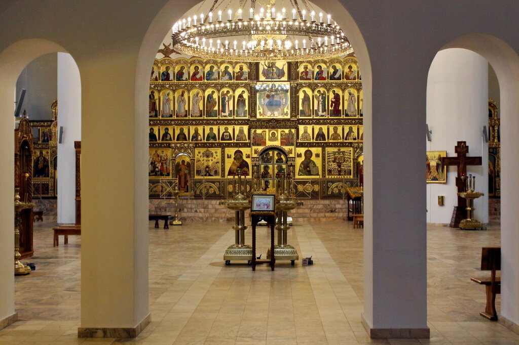 Интерьер церкви Собора Московских святых в Бибирево - Александр Чеботарь