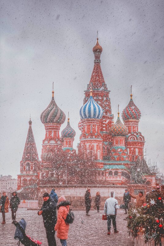 Снегопад на Красной площади - Irene Irene