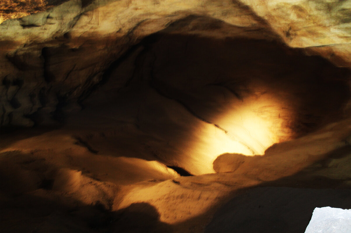 В Новоафонских пещерах - Любовь ***