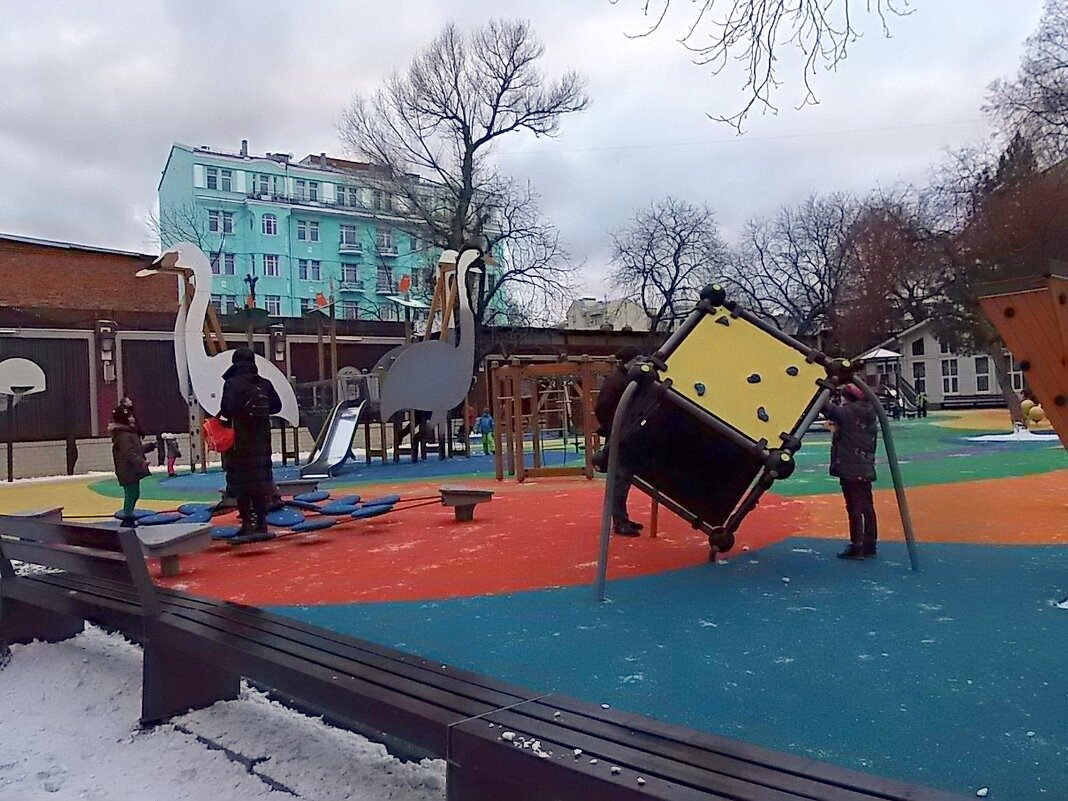 Детская площадка в саду "Эрмитаж" - Елена 