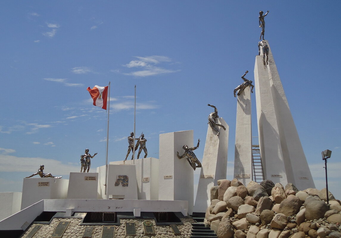 Monumento del alto de la alianza TACNA  PERU - Svetlana Galvez