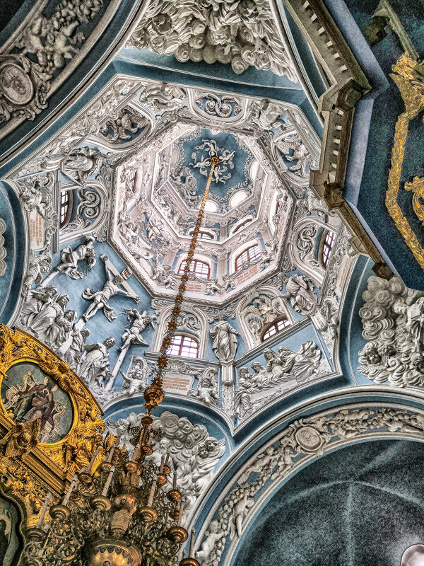 Церковь Знамения Пресвятой Богородицы в Дубровицах с 1990 г. является действующим храмом. - Юрий Яньков