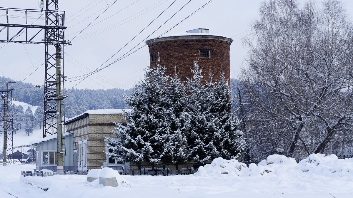 Водонапорная башня на ж/д станции Вязовая - Зинаида Каширина