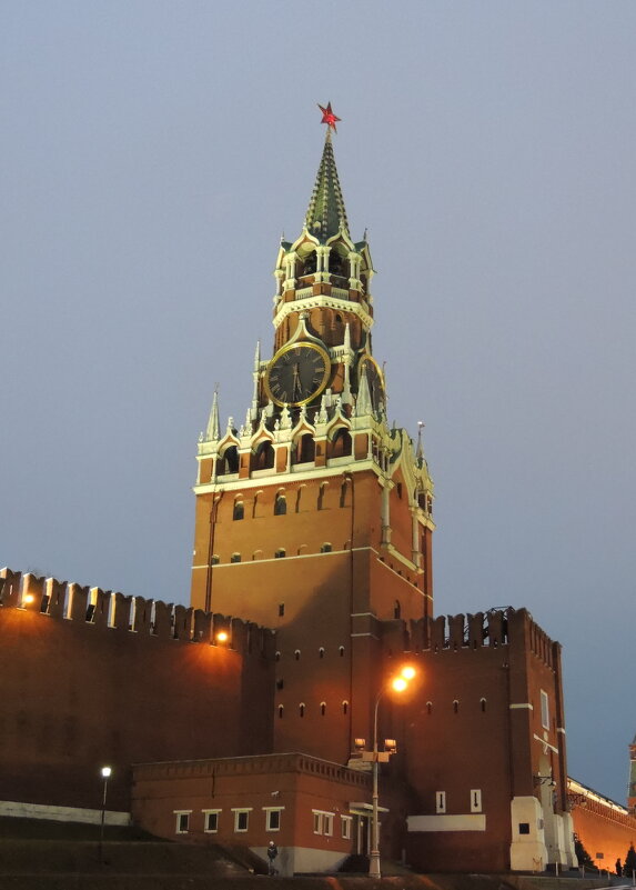Вид Никольской башни Московского Кремля . - Александр Качалин