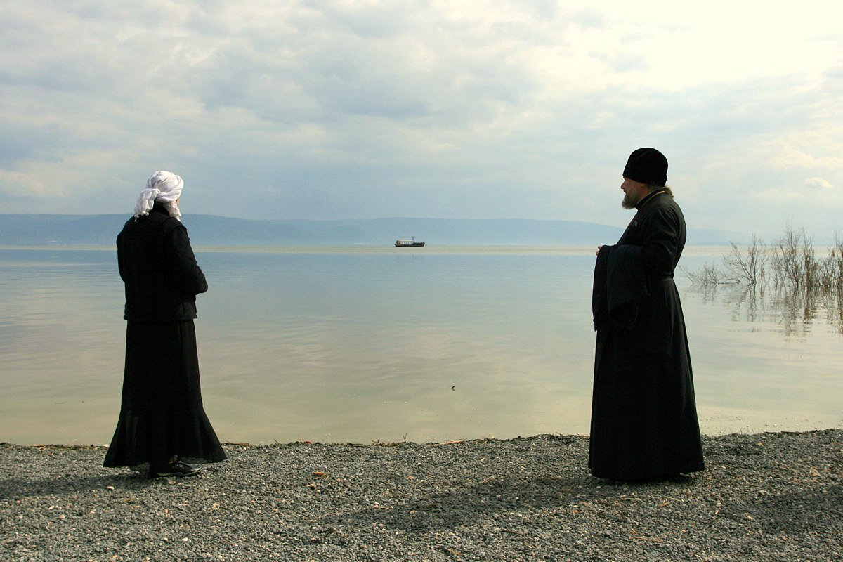 Отец Владимир с матушкой на Галилейском море - Зуев Геннадий 