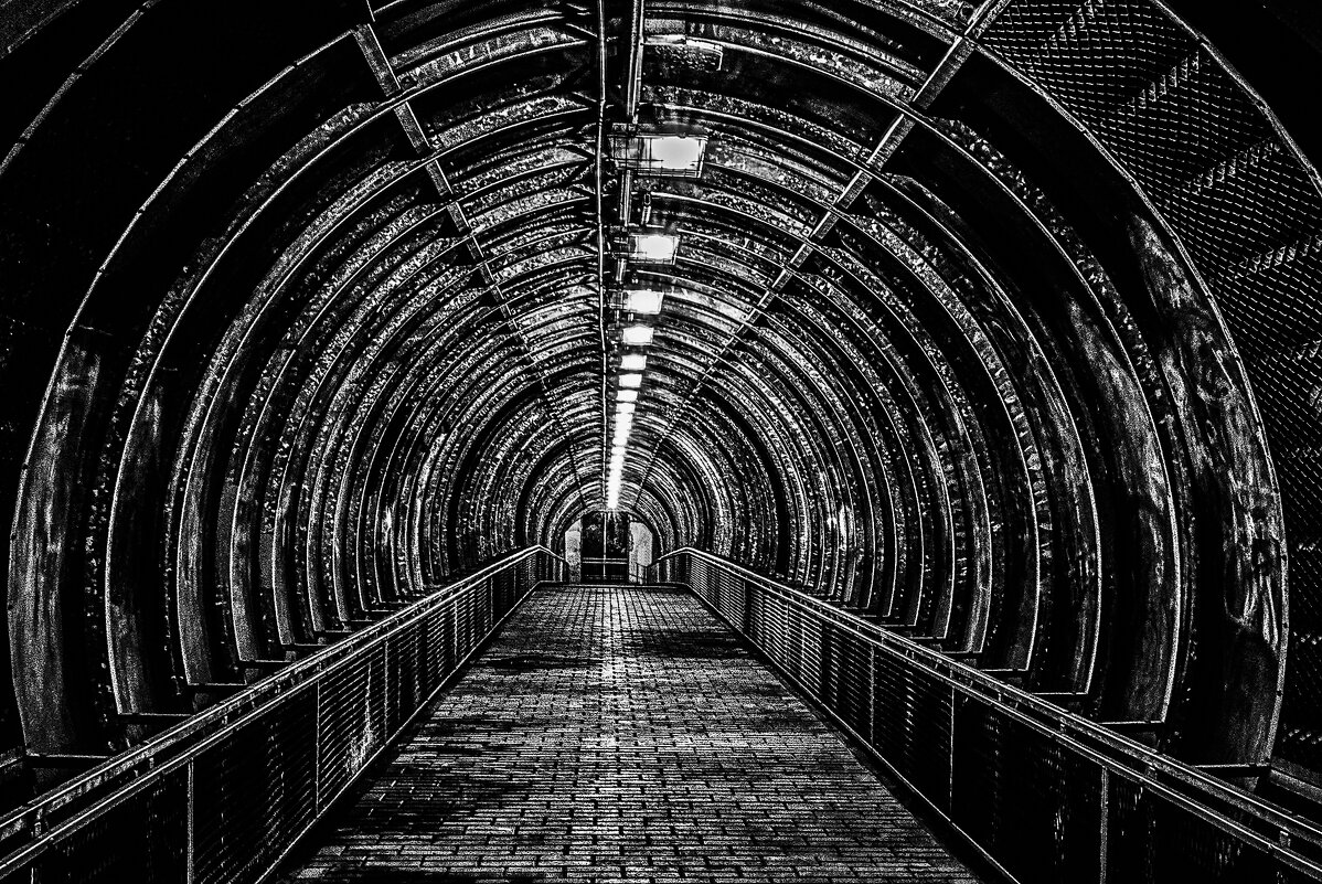 В конце тоннеля - Валерий Иванович