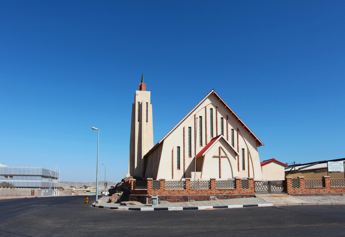 Церковь, она и в Африке церковь - Зуев Геннадий 
