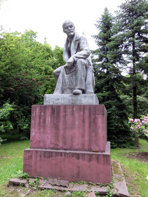 В.И. Ленин в ботаническом саду. - Ирина ***