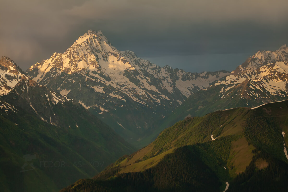 Кавказский горный хребет