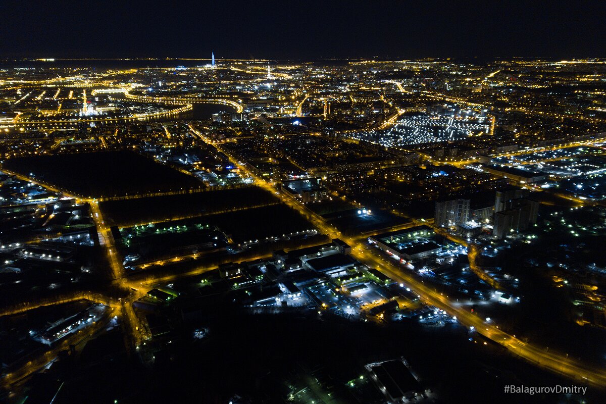Ночной пейзаж Санкт-Петербурга с высоты - Дмитрий Балагуров