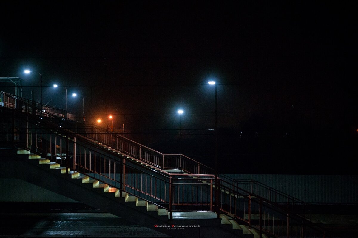 Пешеходный мост ночью... - Вадим Есманович