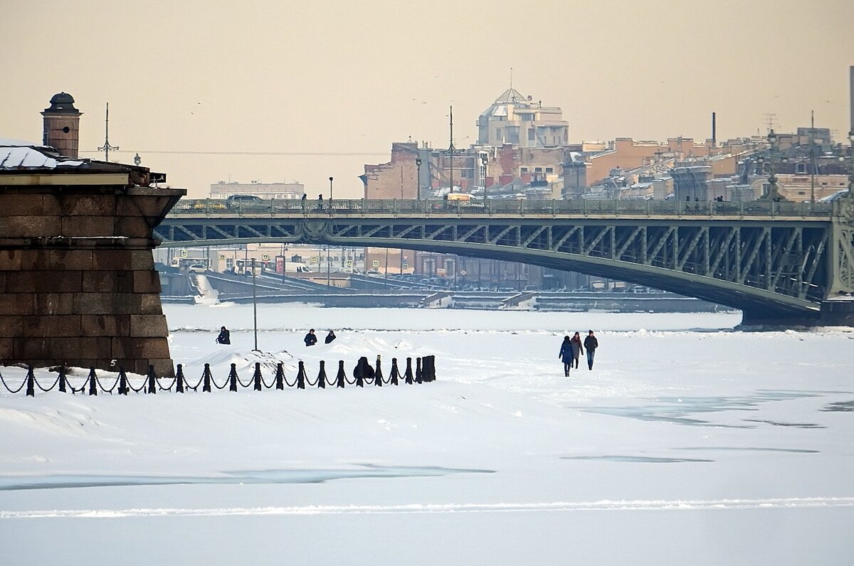 Безрассудные прогулки по льду Невы (Санкт-Петербург) - Ольга И