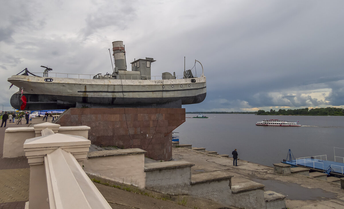 На набережной Нижнего Новгорода - Сергей Цветков