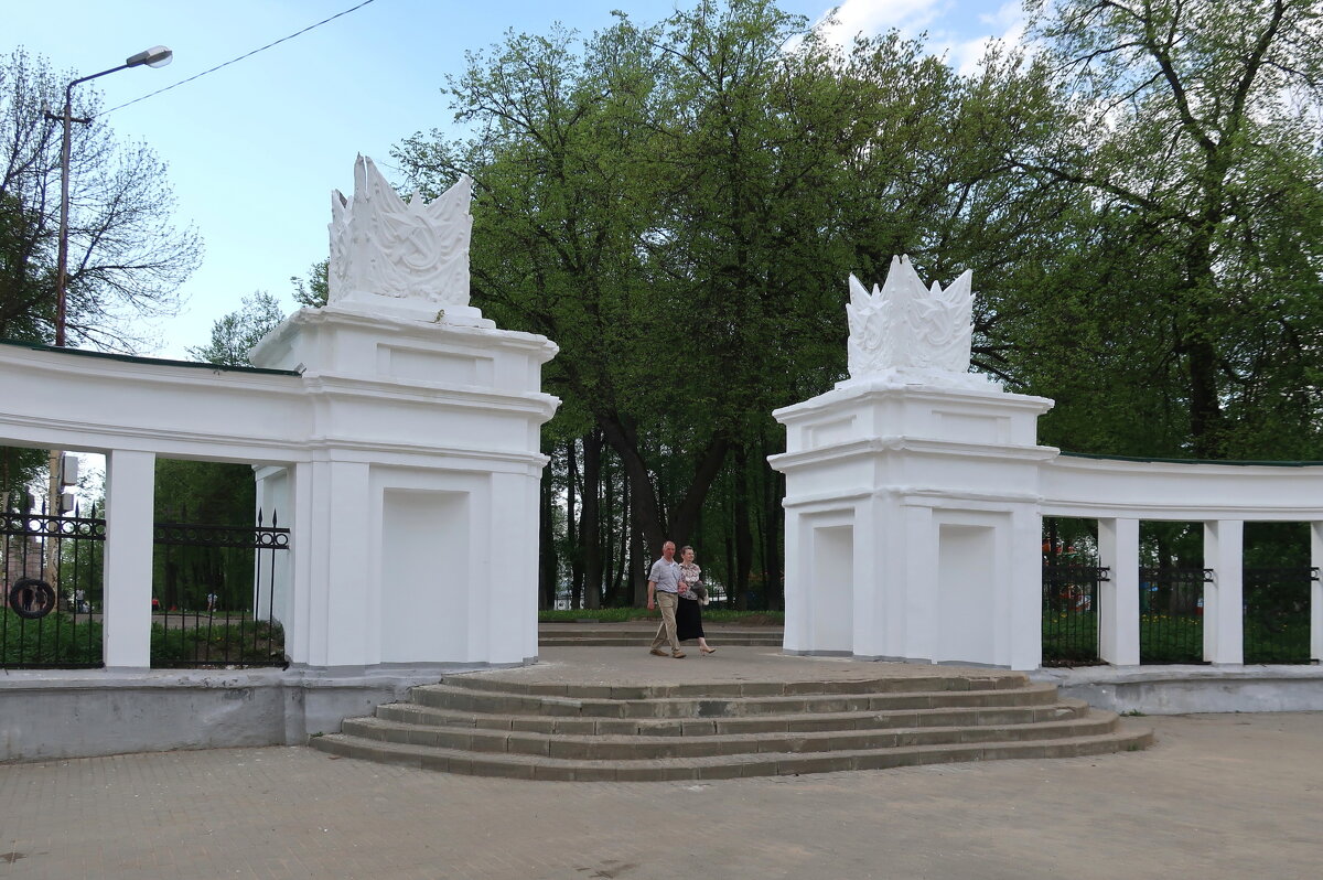 Вход в центральный парк Костромы - Gen Vel