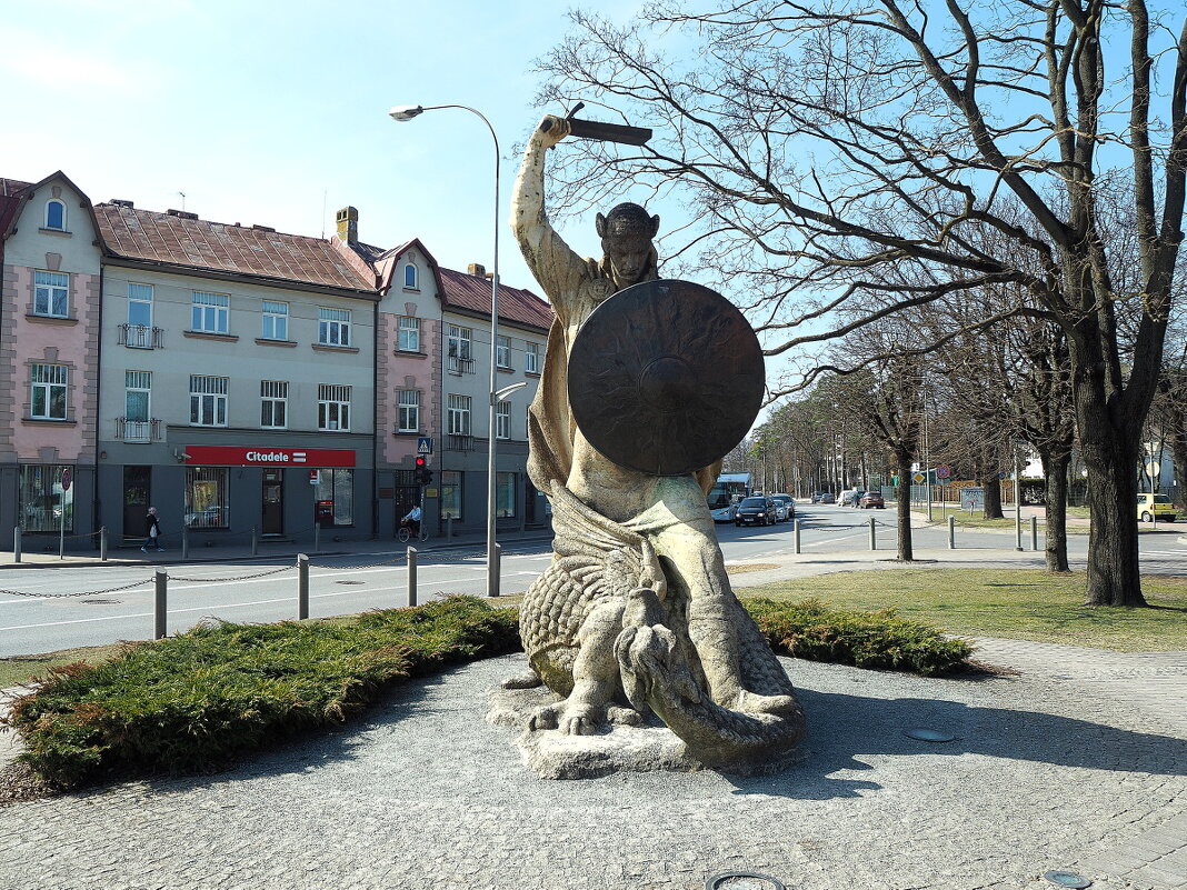 Статуя Лачплесиса. Майори Юрмала Латвия - wea *