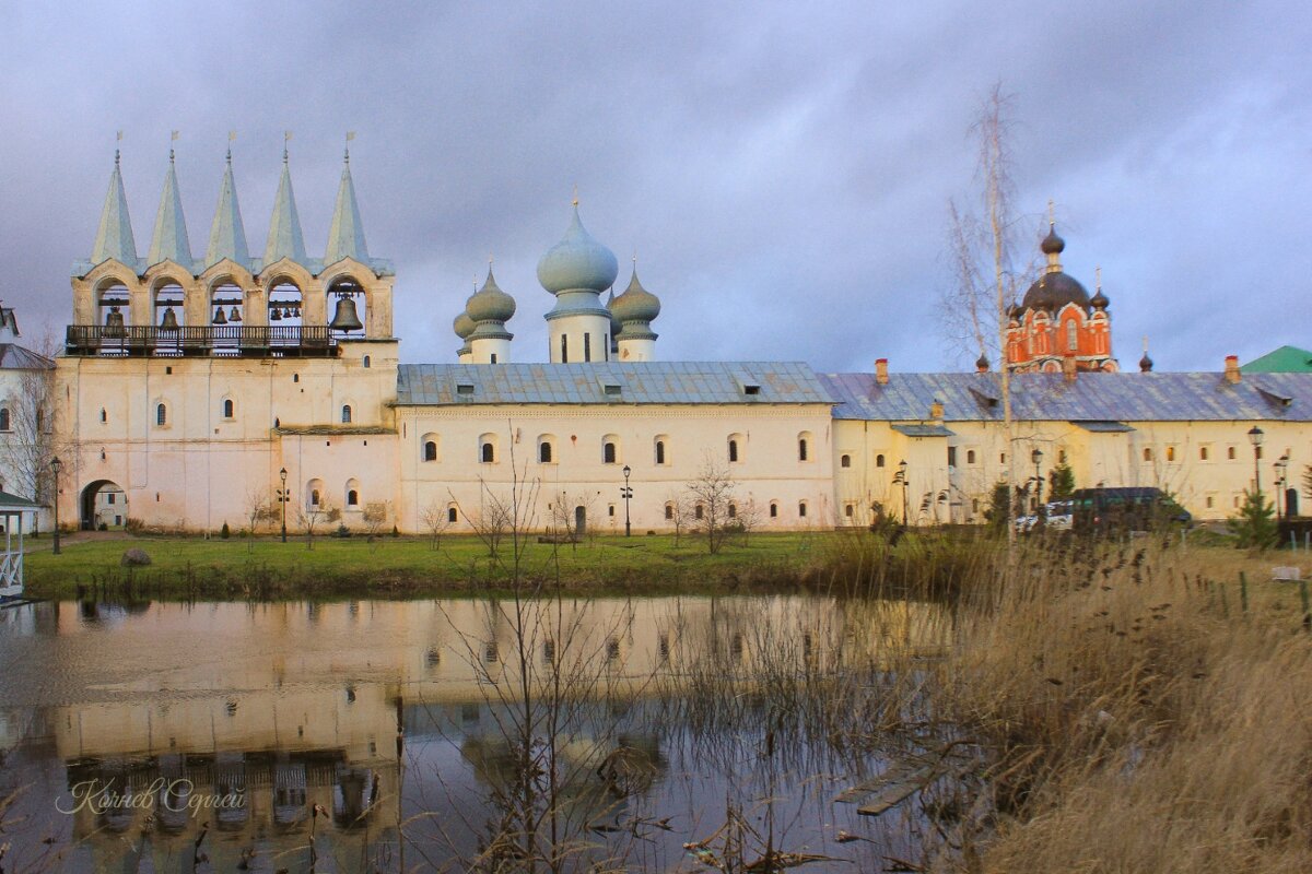 Зимним днем в монастыре - Сергей Кочнев