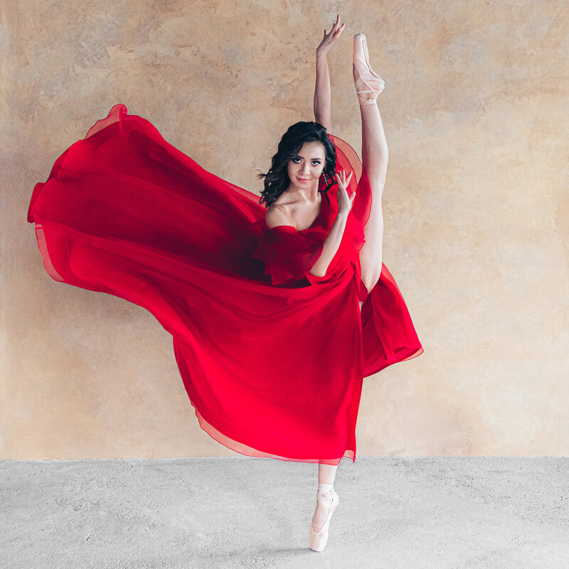 Балерина в красном платье - Александр (sanchosss) Филипенко