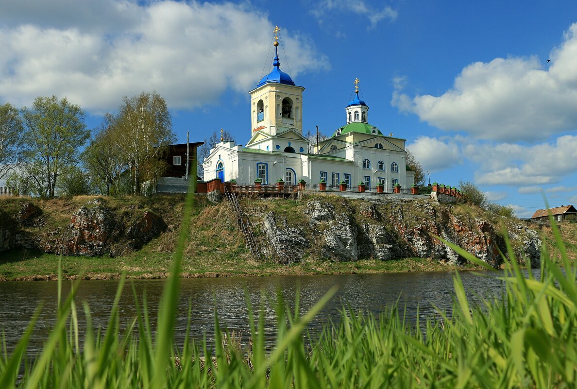 Церковь на реке Чусовая