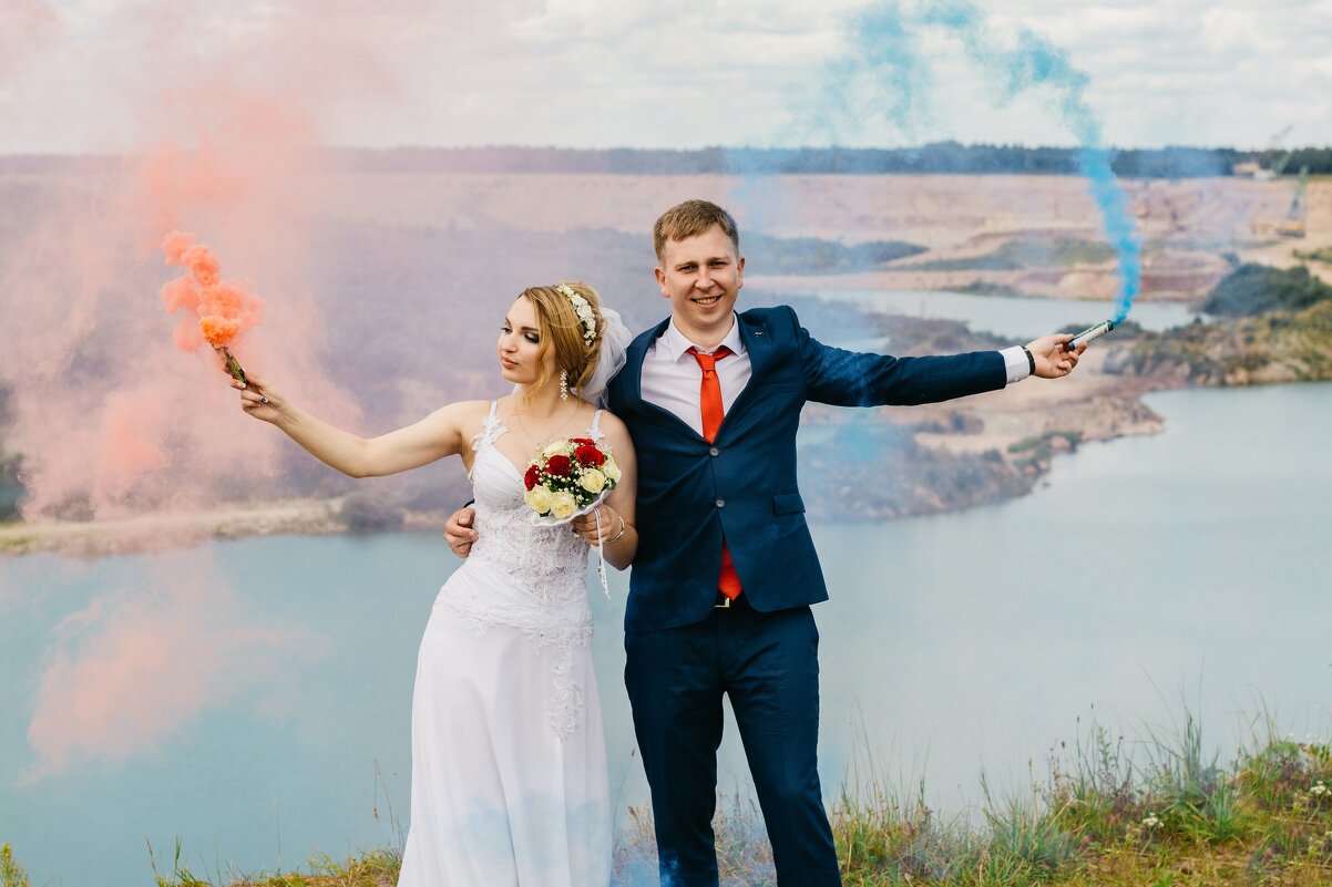 свадебная фотосессия с цветным дымом - Ирина Айрисер