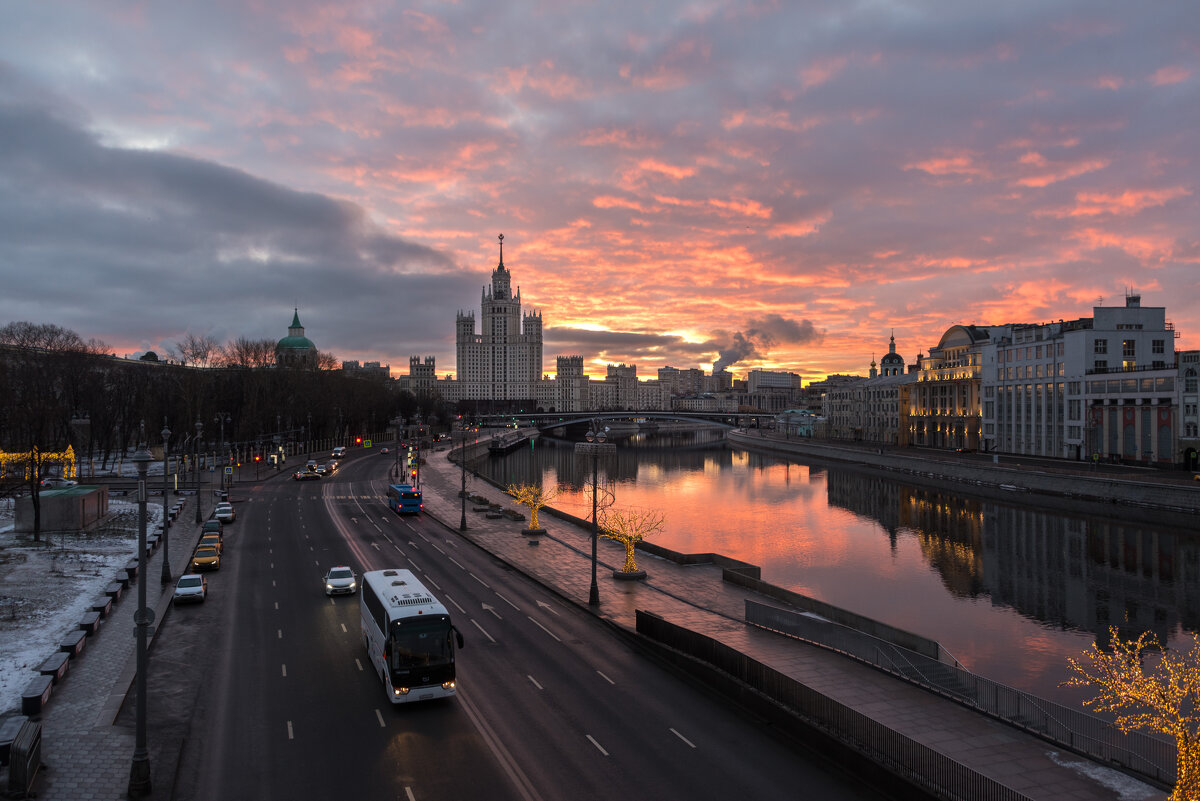 Восход. - Владимир Безбородов