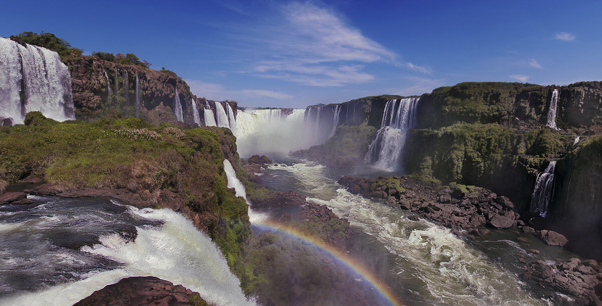Каскад водопадов Игуасу. вид с территории национального парка Бразилии - Svetlana Galvez