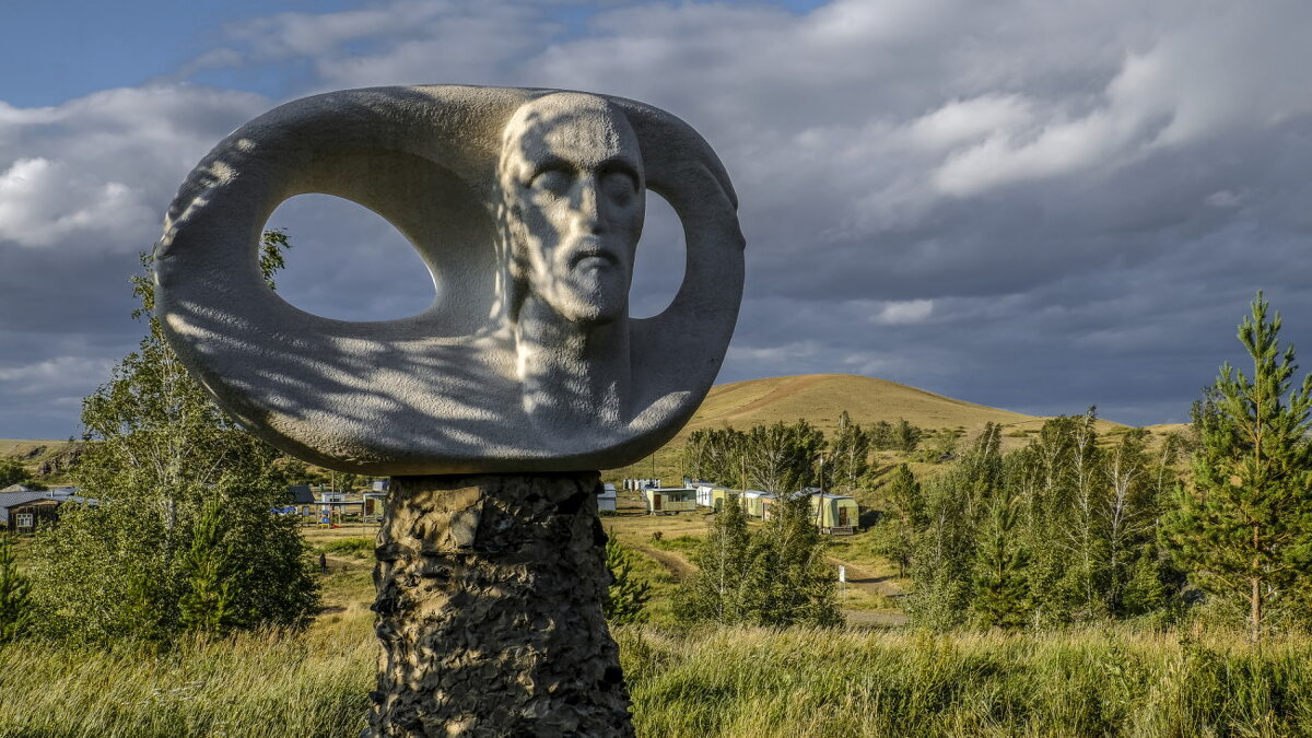 скульптура на горе Любви - Георгий А