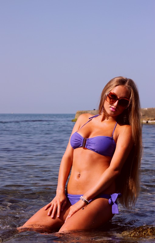 Девушка в купальнике на море - Natalika 