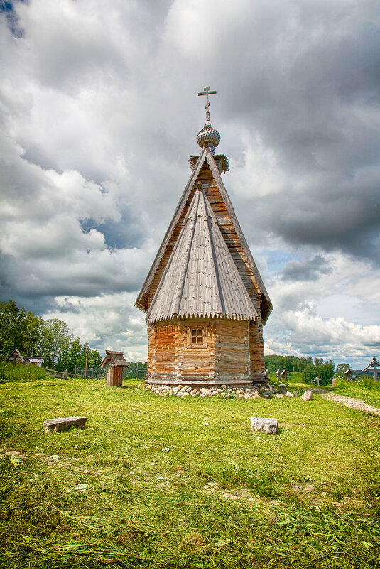 Старая церковь.Плёс - Ольга Гуськова