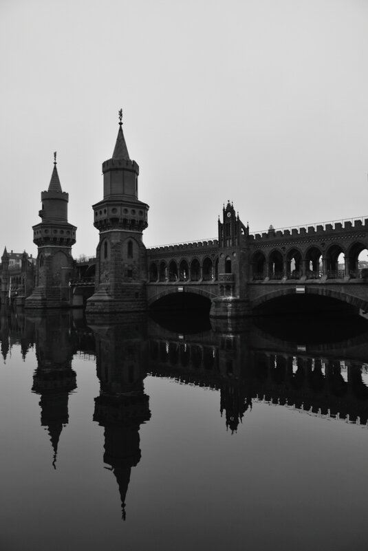 Oberbaumbrücke - vahe 