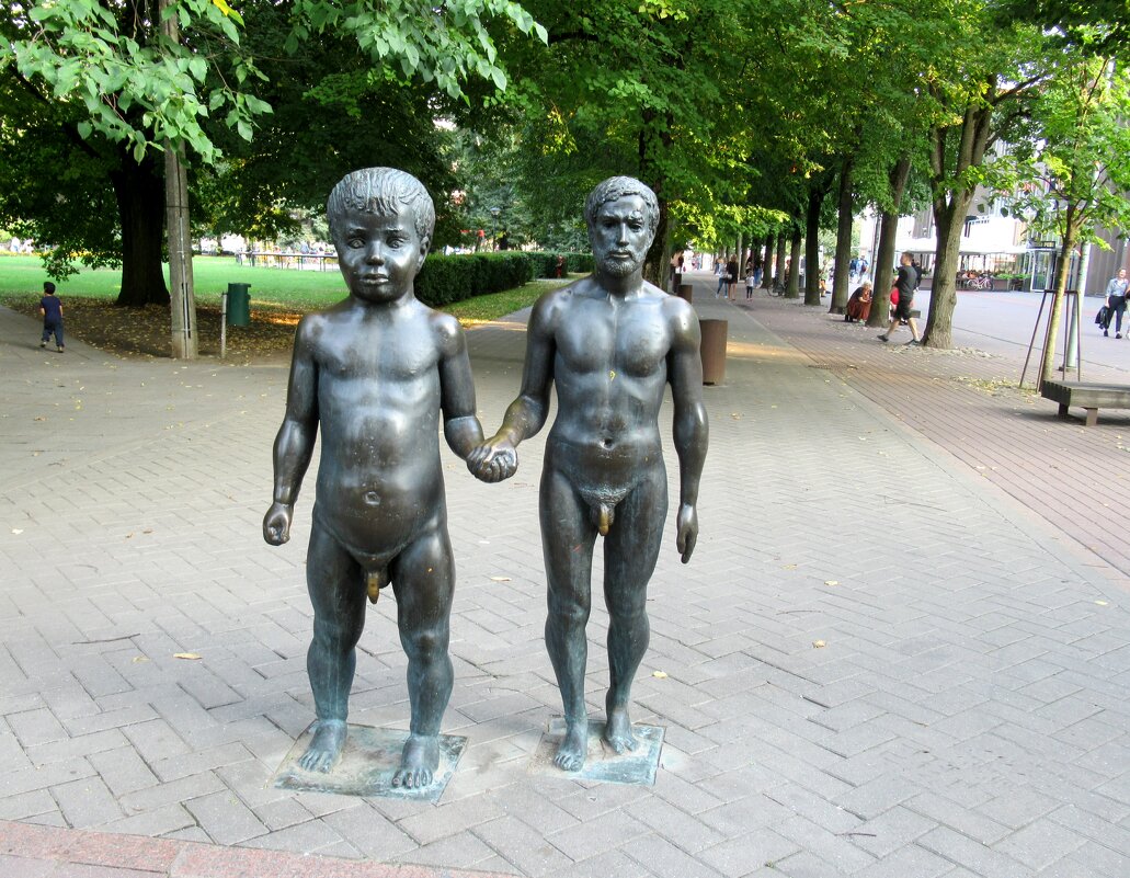 Скульптура «Отец и сын» - Елена Павлова (Смолова)