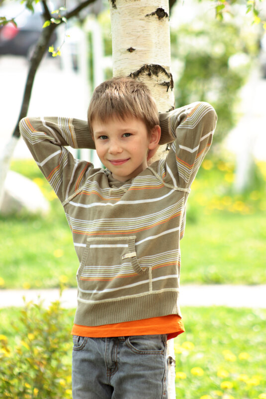 Портрет мальчика в парке в солнечный день - Наталья Преснякова