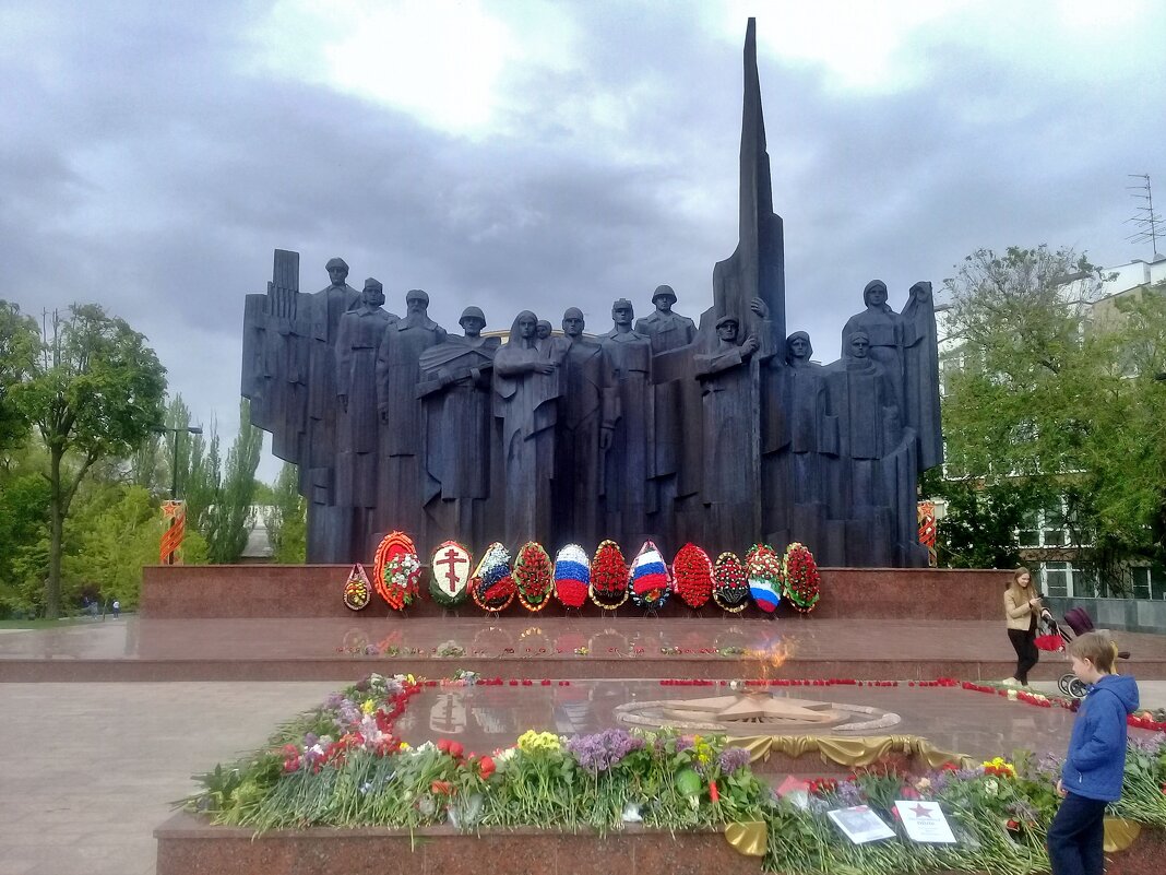 Площадь Победы в Воронеже - Зоя Чария
