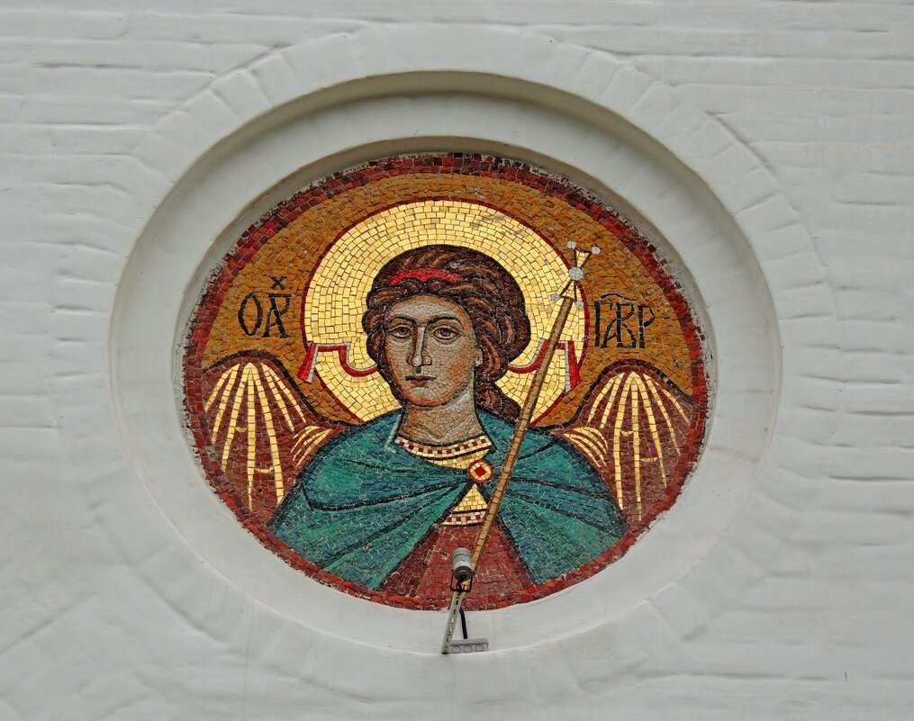 Мозаика на фасаде церкви Покрова Пресвятой Богородицы в Ясенево, в Москве - Александр Качалин