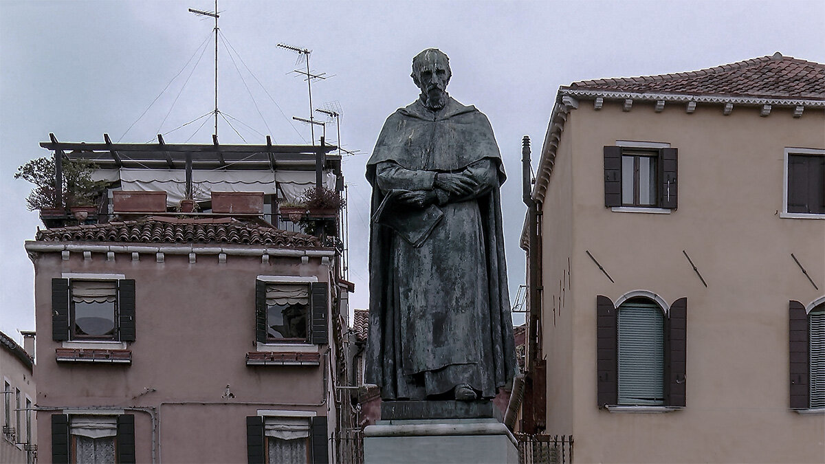 Venezia. Il Monumento a Paolo Sarpi. - Игорь Олегович Кравченко