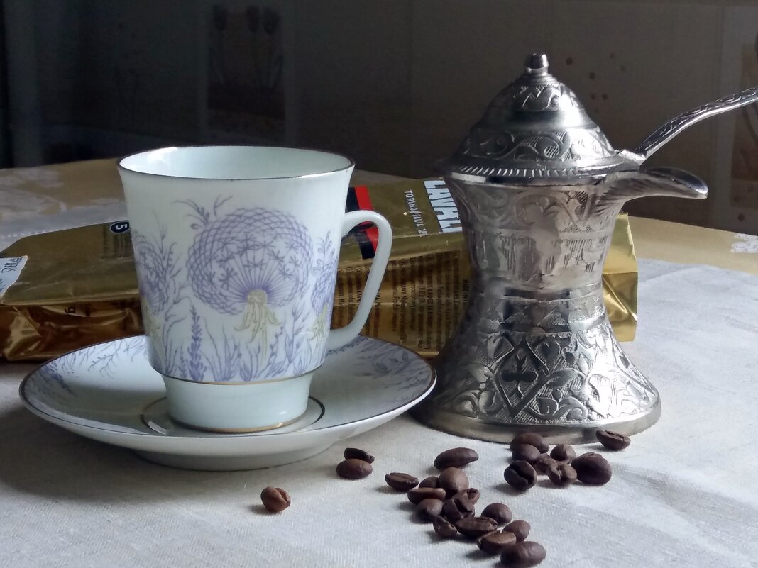Вариации с кофейной чашкой и кофе - Galina Solovova