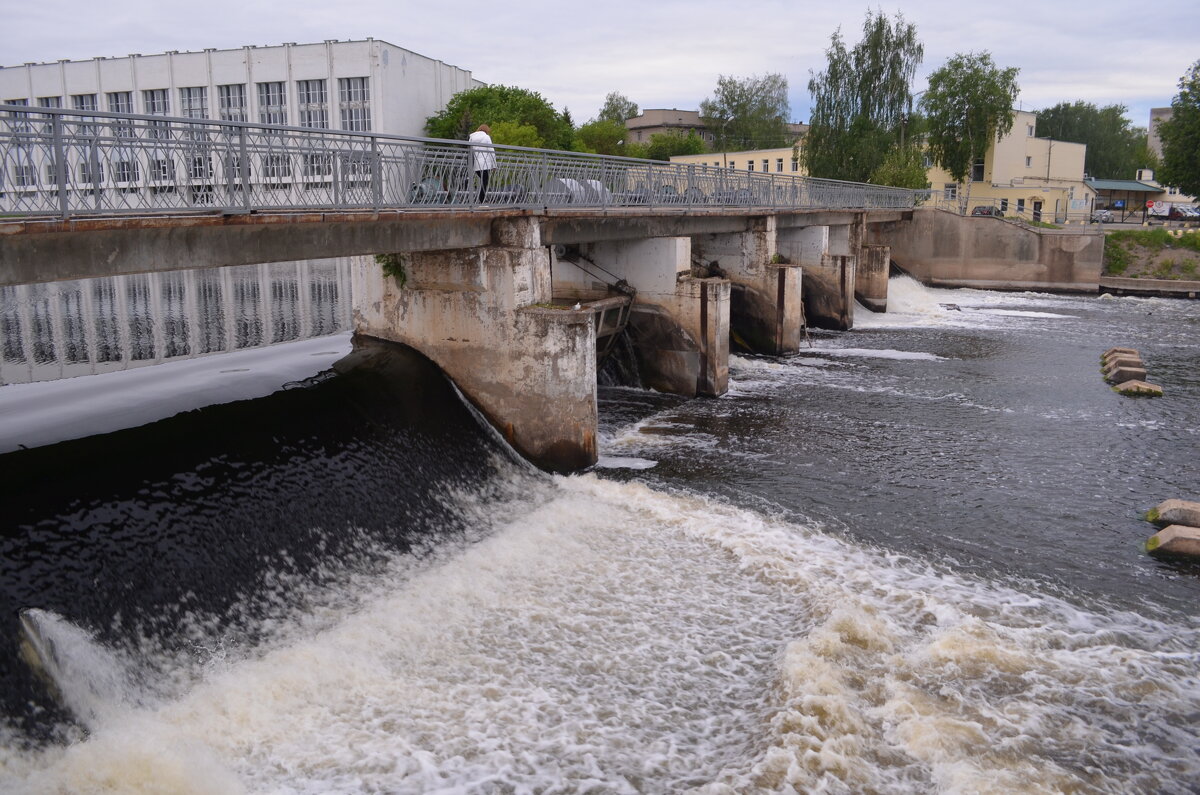 Великие Луки, июнь 2020, мост-плотина на реке Ловать... - Владимир Павлов