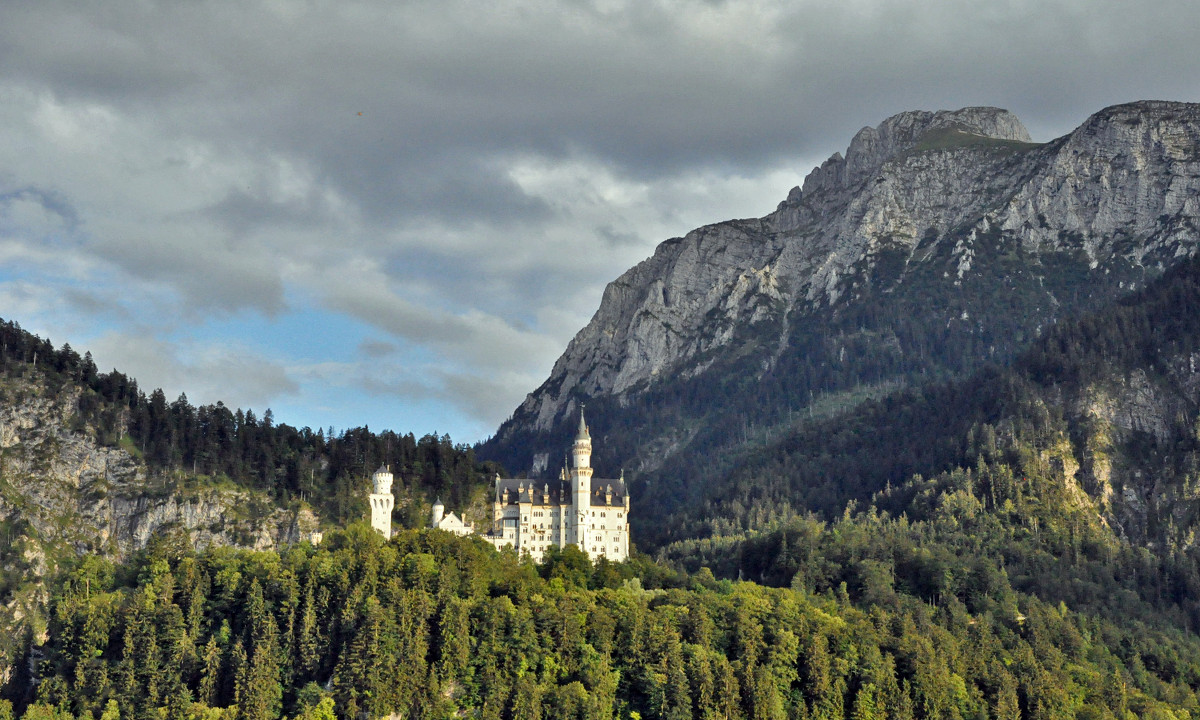 Castle in Bavarian Alps - Roman Ilnytskyi